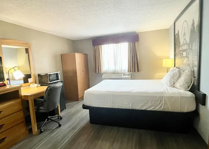 Super 8 By Wyndham St. Clair Mo
