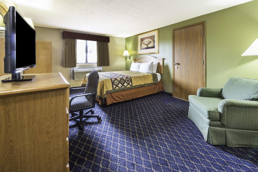 Super 8 By Wyndham St. Clair Mo Hotel
