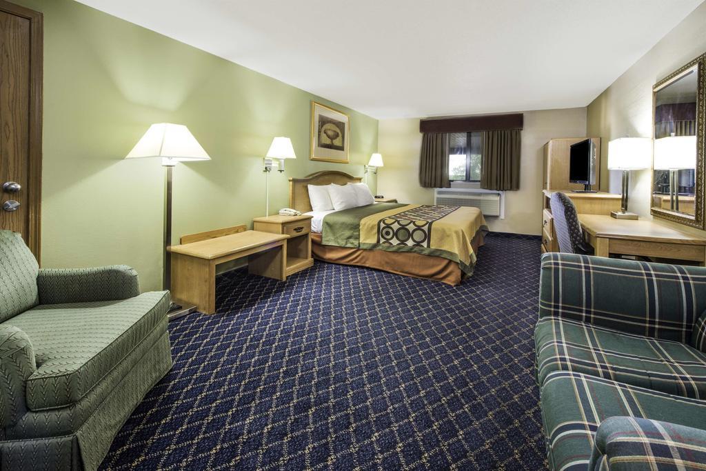 Super 8 By Wyndham St. Clair Mo Hotel Saint Clair