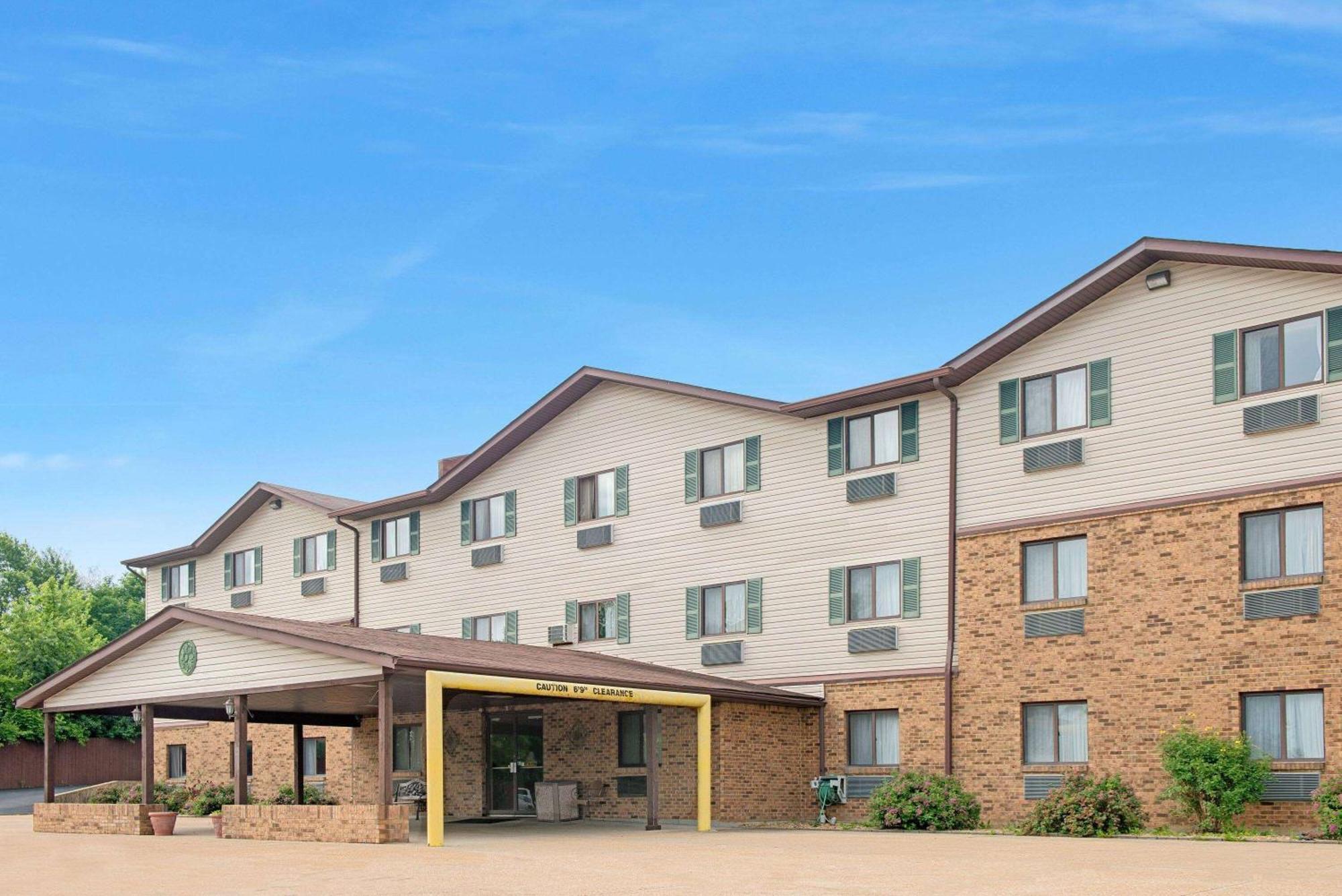 Super 8 By Wyndham St. Clair Mo Hotel Saint Clair