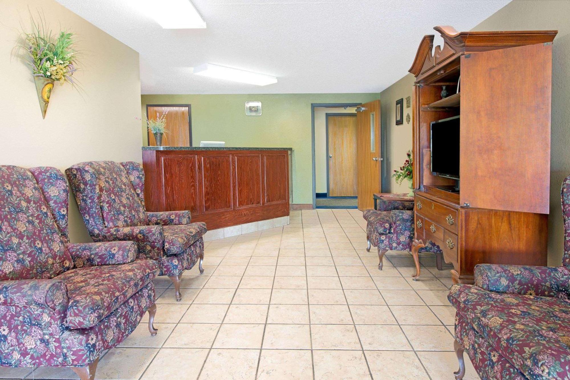 Hotel Super 8 By Wyndham St. Clair Mo Saint Clair