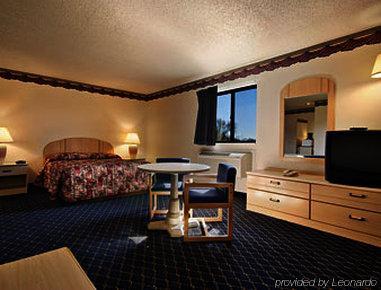 Super 8 By Wyndham St. Clair Mo Hotel