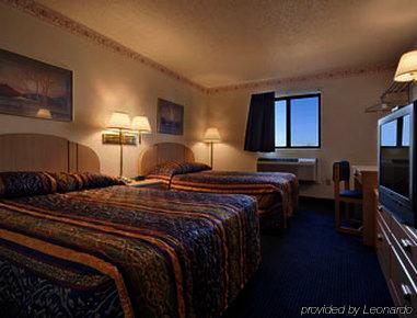 Super 8 By Wyndham St. Clair Mo 2*